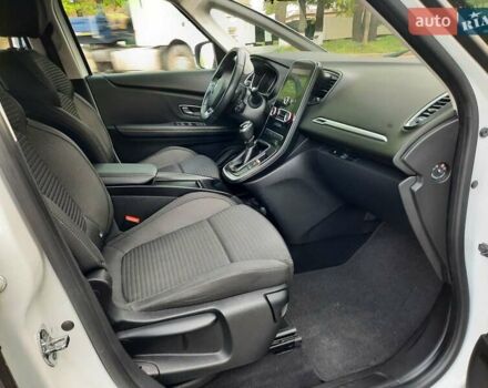 Белый Рено Гранд Сценик, объемом двигателя 1.5 л и пробегом 211 тыс. км за 14800 $, фото 116 на Automoto.ua