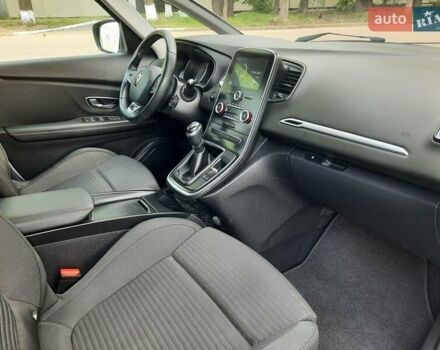 Белый Рено Гранд Сценик, объемом двигателя 1.5 л и пробегом 211 тыс. км за 14800 $, фото 117 на Automoto.ua