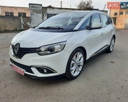 Белый Рено Гранд Сценик, объемом двигателя 1.5 л и пробегом 211 тыс. км за 14800 $, фото 5 на Automoto.ua