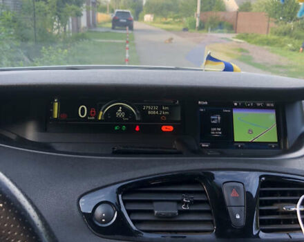 Белый Рено Гранд Сценик, объемом двигателя 1.5 л и пробегом 280 тыс. км за 12500 $, фото 11 на Automoto.ua