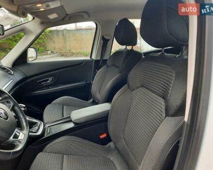 Белый Рено Гранд Сценик, объемом двигателя 1.5 л и пробегом 211 тыс. км за 14800 $, фото 47 на Automoto.ua