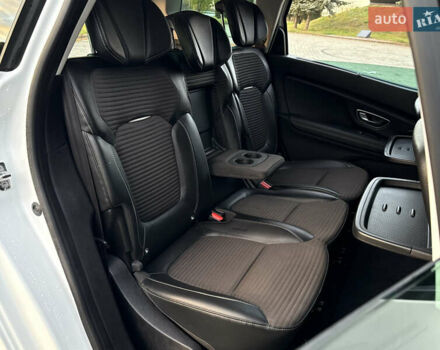 Белый Рено Гранд Сценик, объемом двигателя 1.6 л и пробегом 218 тыс. км за 15300 $, фото 43 на Automoto.ua