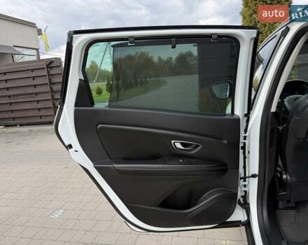 Белый Рено Гранд Сценик, объемом двигателя 1.6 л и пробегом 232 тыс. км за 14300 $, фото 56 на Automoto.ua