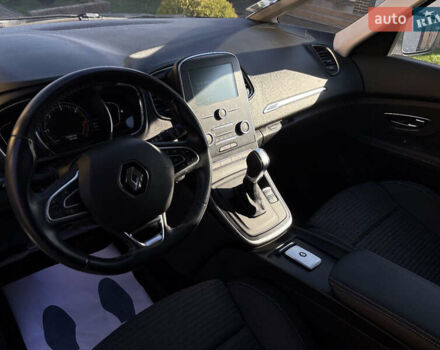 Белый Рено Гранд Сценик, объемом двигателя 1.5 л и пробегом 171 тыс. км за 15200 $, фото 14 на Automoto.ua