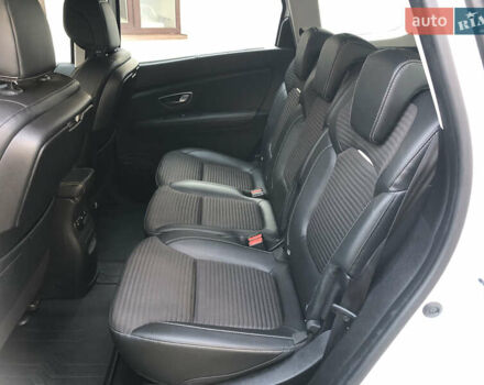 Білий Рено Гранд Сценік, об'ємом двигуна 1.6 л та пробігом 238 тис. км за 12700 $, фото 54 на Automoto.ua