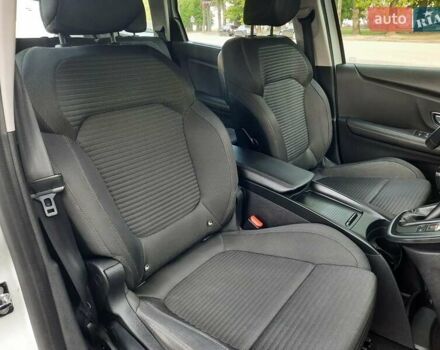 Белый Рено Гранд Сценик, объемом двигателя 1.5 л и пробегом 211 тыс. км за 14800 $, фото 118 на Automoto.ua