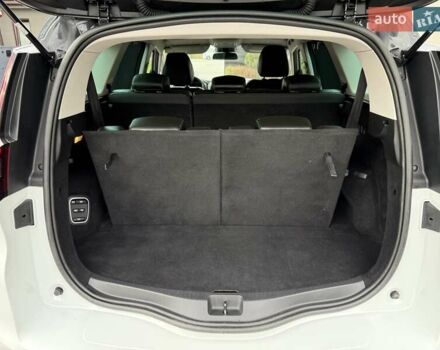 Белый Рено Гранд Сценик, объемом двигателя 1.6 л и пробегом 232 тыс. км за 14300 $, фото 68 на Automoto.ua