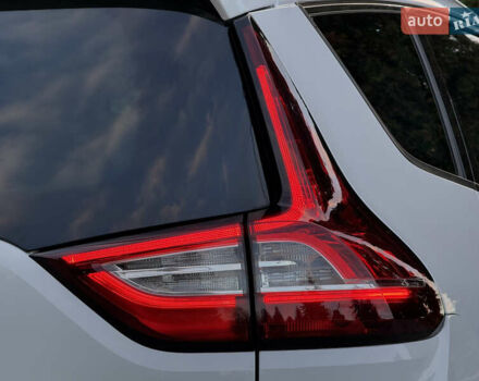 Белый Рено Гранд Сценик, объемом двигателя 1.6 л и пробегом 218 тыс. км за 15300 $, фото 19 на Automoto.ua