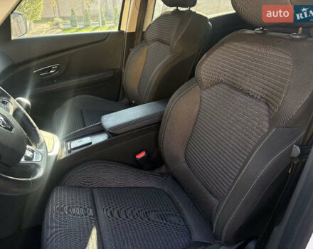 Белый Рено Гранд Сценик, объемом двигателя 1.5 л и пробегом 171 тыс. км за 15200 $, фото 15 на Automoto.ua