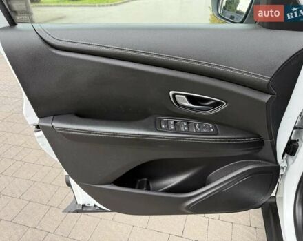 Белый Рено Гранд Сценик, объемом двигателя 1.6 л и пробегом 232 тыс. км за 14300 $, фото 30 на Automoto.ua