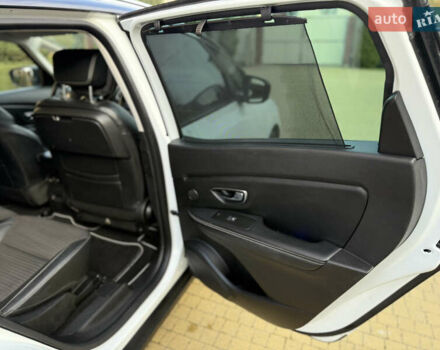 Белый Рено Гранд Сценик, объемом двигателя 1.6 л и пробегом 184 тыс. км за 15700 $, фото 37 на Automoto.ua