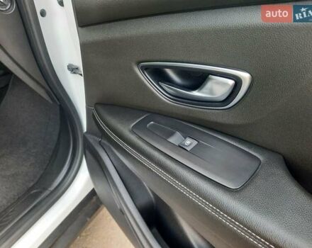 Белый Рено Гранд Сценик, объемом двигателя 1.5 л и пробегом 211 тыс. км за 14800 $, фото 114 на Automoto.ua