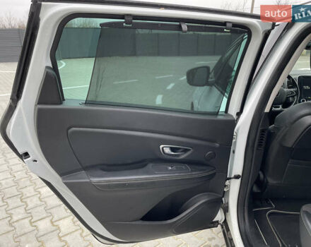 Белый Рено Гранд Сценик, объемом двигателя 1.6 л и пробегом 216 тыс. км за 16000 $, фото 31 на Automoto.ua