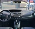 Белый Рено Гранд Сценик, объемом двигателя 1.46 л и пробегом 285 тыс. км за 8490 $, фото 12 на Automoto.ua