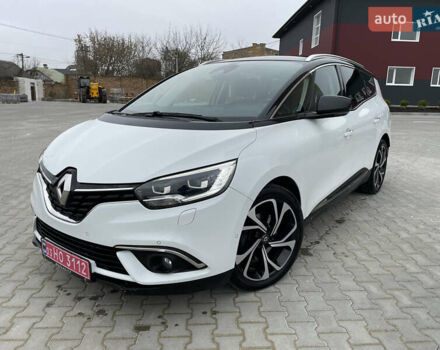 Белый Рено Гранд Сценик, объемом двигателя 1.6 л и пробегом 216 тыс. км за 16000 $, фото 1 на Automoto.ua