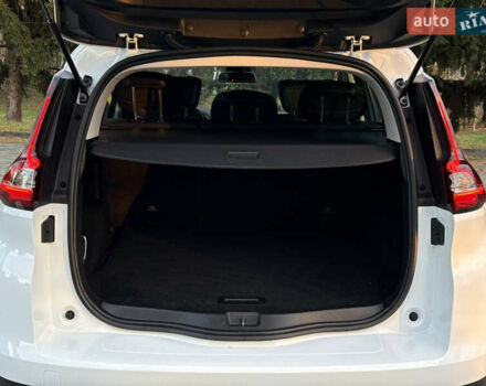 Белый Рено Гранд Сценик, объемом двигателя 1.6 л и пробегом 218 тыс. км за 15300 $, фото 49 на Automoto.ua