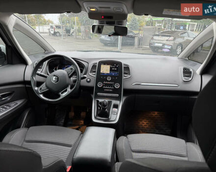 Белый Рено Гранд Сценик, объемом двигателя 1.5 л и пробегом 210 тыс. км за 16400 $, фото 7 на Automoto.ua