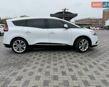 Белый Рено Гранд Сценик, объемом двигателя 1.5 л и пробегом 210 тыс. км за 16400 $, фото 2 на Automoto.ua