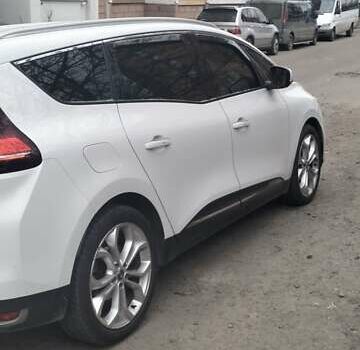 Белый Рено Гранд Сценик, объемом двигателя 1.6 л и пробегом 290 тыс. км за 14100 $, фото 3 на Automoto.ua