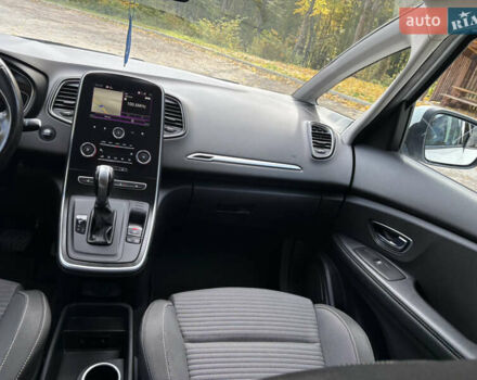 Белый Рено Гранд Сценик, объемом двигателя 1.7 л и пробегом 199 тыс. км за 15600 $, фото 42 на Automoto.ua