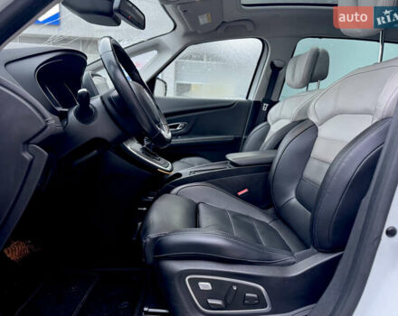 Белый Рено Гранд Сценик, объемом двигателя 1.7 л и пробегом 164 тыс. км за 19499 $, фото 12 на Automoto.ua