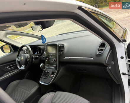 Белый Рено Гранд Сценик, объемом двигателя 1.7 л и пробегом 199 тыс. км за 15600 $, фото 35 на Automoto.ua