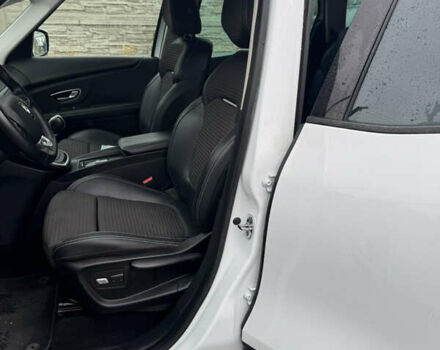 Белый Рено Гранд Сценик, объемом двигателя 0 л и пробегом 159 тыс. км за 15800 $, фото 16 на Automoto.ua