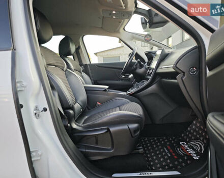 Белый Рено Гранд Сценик, объемом двигателя 1.7 л и пробегом 170 тыс. км за 17999 $, фото 59 на Automoto.ua