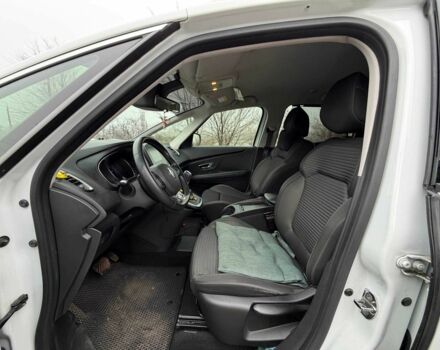 Белый Рено Гранд Сценик, объемом двигателя 1.7 л и пробегом 230 тыс. км за 16800 $, фото 10 на Automoto.ua