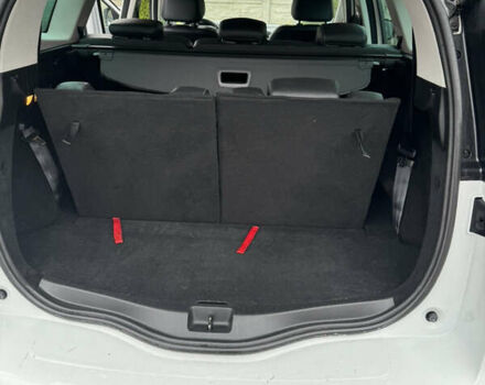 Белый Рено Гранд Сценик, объемом двигателя 0 л и пробегом 159 тыс. км за 15800 $, фото 10 на Automoto.ua