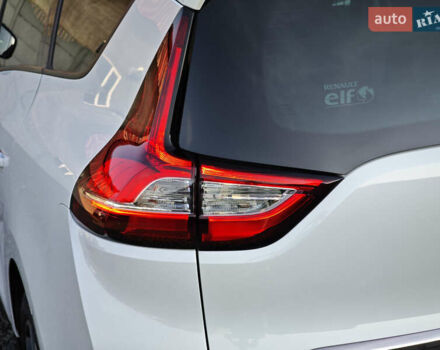 Белый Рено Гранд Сценик, объемом двигателя 1.7 л и пробегом 170 тыс. км за 17999 $, фото 18 на Automoto.ua