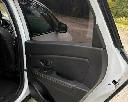 Белый Рено Гранд Сценик, объемом двигателя 1.7 л и пробегом 199 тыс. км за 15550 $, фото 48 на Automoto.ua