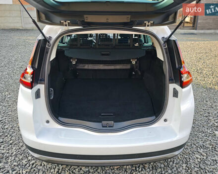 Белый Рено Гранд Сценик, объемом двигателя 1.7 л и пробегом 170 тыс. км за 17999 $, фото 50 на Automoto.ua