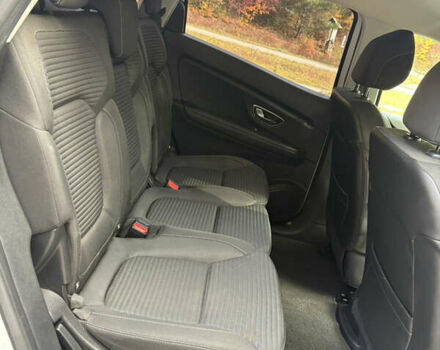 Белый Рено Гранд Сценик, объемом двигателя 1.7 л и пробегом 199 тыс. км за 15600 $, фото 47 на Automoto.ua