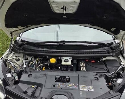 Білий Рено Гранд Сценік, об'ємом двигуна 0 л та пробігом 192 тис. км за 16500 $, фото 28 на Automoto.ua