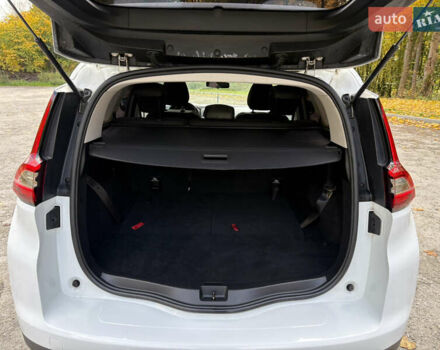 Белый Рено Гранд Сценик, объемом двигателя 1.7 л и пробегом 199 тыс. км за 15550 $, фото 53 на Automoto.ua