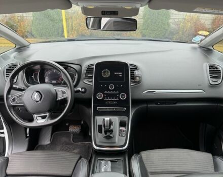 Белый Рено Гранд Сценик, объемом двигателя 1.7 л и пробегом 159 тыс. км за 15800 $, фото 12 на Automoto.ua
