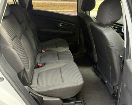 Белый Рено Гранд Сценик, объемом двигателя 1.7 л и пробегом 199 тыс. км за 15600 $, фото 48 на Automoto.ua