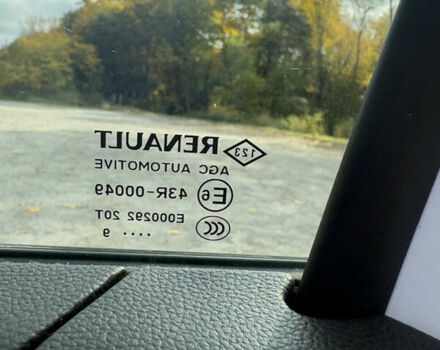 Белый Рено Гранд Сценик, объемом двигателя 1.7 л и пробегом 199 тыс. км за 15600 $, фото 24 на Automoto.ua