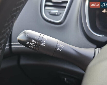 Белый Рено Гранд Сценик, объемом двигателя 1.7 л и пробегом 170 тыс. км за 17999 $, фото 32 на Automoto.ua