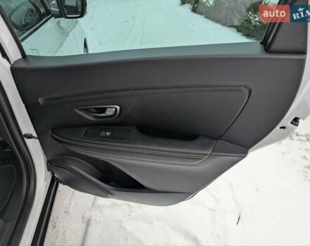 Белый Рено Гранд Сценик, объемом двигателя 1.7 л и пробегом 111 тыс. км за 16100 $, фото 38 на Automoto.ua