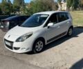 Белый Рено Гранд Сценик, объемом двигателя 1.5 л и пробегом 250 тыс. км за 7200 $, фото 2 на Automoto.ua