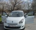Білий Рено Гранд Сценік, об'ємом двигуна 2 л та пробігом 270 тис. км за 6972 $, фото 1 на Automoto.ua