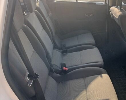 Белый Рено Гранд Сценик, объемом двигателя 1.6 л и пробегом 171 тыс. км за 8150 $, фото 11 на Automoto.ua