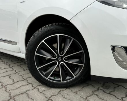 Білий Рено Гранд Сценік, об'ємом двигуна 1.6 л та пробігом 207 тис. км за 9450 $, фото 2 на Automoto.ua