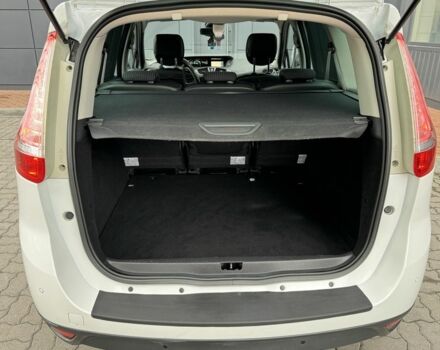 Білий Рено Гранд Сценік, об'ємом двигуна 1.6 л та пробігом 207 тис. км за 9450 $, фото 23 на Automoto.ua