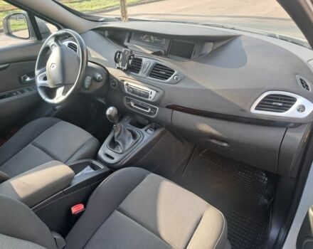 Белый Рено Гранд Сценик, объемом двигателя 1.6 л и пробегом 171 тыс. км за 8150 $, фото 6 на Automoto.ua