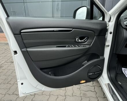 Білий Рено Гранд Сценік, об'ємом двигуна 1.6 л та пробігом 207 тис. км за 9450 $, фото 13 на Automoto.ua