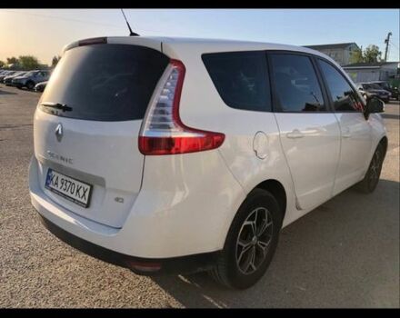 Белый Рено Гранд Сценик, объемом двигателя 1.5 л и пробегом 287 тыс. км за 8500 $, фото 2 на Automoto.ua