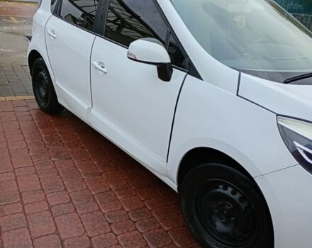 Белый Рено Гранд Сценик, объемом двигателя 1.5 л и пробегом 175 тыс. км за 8200 $, фото 2 на Automoto.ua